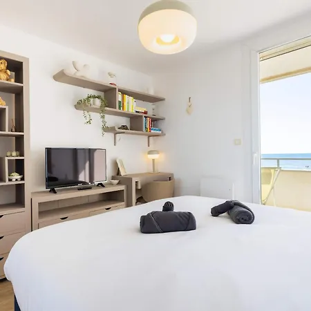 Les Vagues Bel Vue Avec Acces Apartament